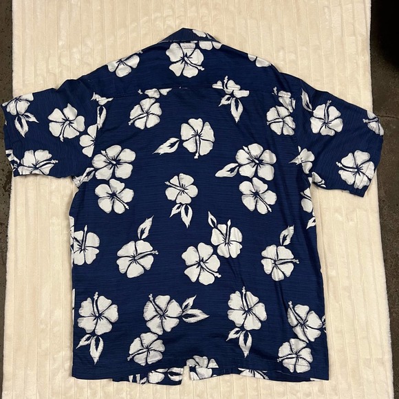 Quiksilver XL Blue/White Floral Flower Hibiscus Button Up Hawaiian Shirt - Picture 4 of 6